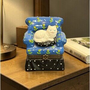 Seymour Mann Connoisseur Collection Cat on Box Trinket Box - 1997